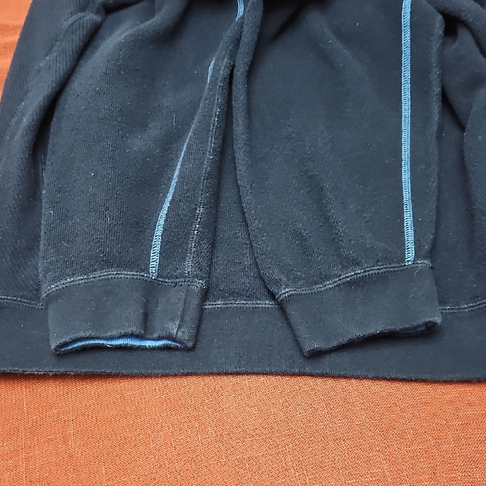 2/$25 Tommy Bahama Men's V-Neck Sweater in Black - Picture 5 of 8